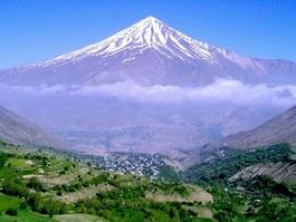 Чеченские альпинисты поднимаются на самую высокую вершину Ирана